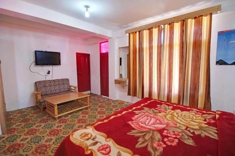 Hotel Seraj International Manali  Bagian luar foto